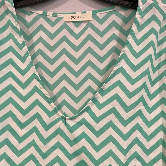 Everly Teal and White Striped Blouse 3/4 Sleeve - Size Small - Picture 5 of 5